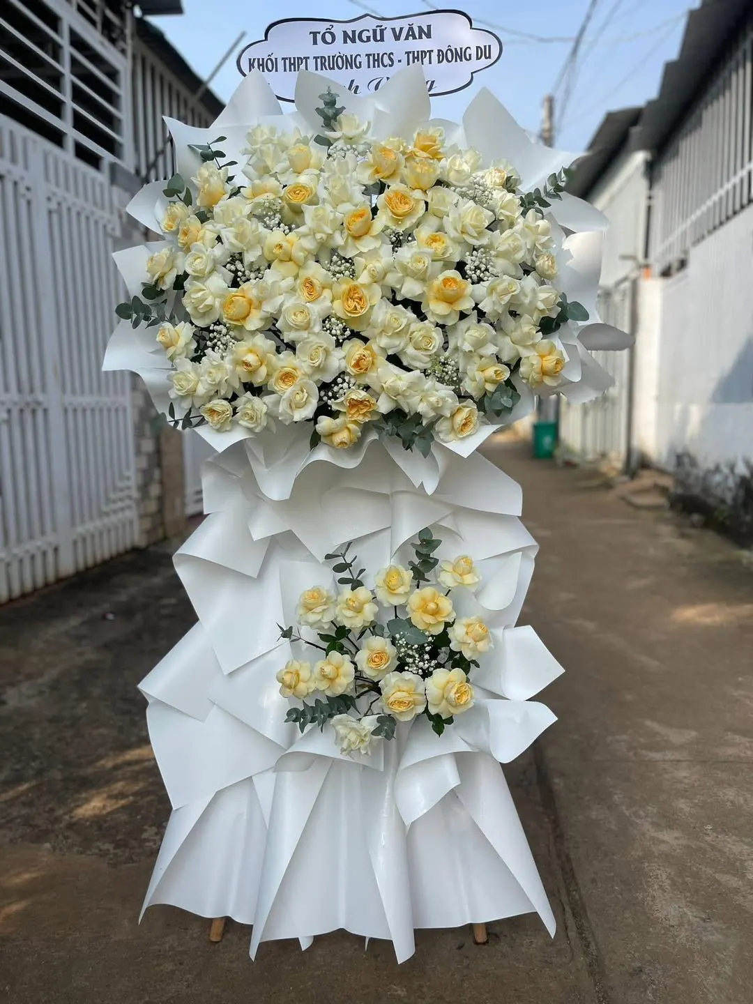 Ảnh 9 của Kệ Hoa 2 Tầng Hồng Trắng & Cúc Trắng & Hoa Baby - Chia Buồn