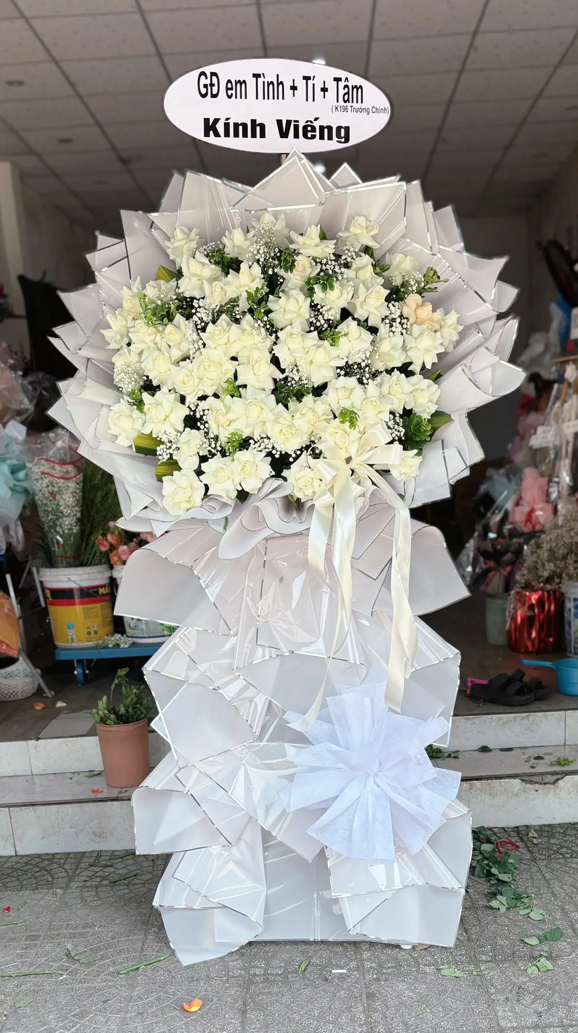 Ảnh 7 của Kệ Hoa 2 Tầng Hồng Trắng & Cúc Trắng & Hoa Baby - Chia Buồn