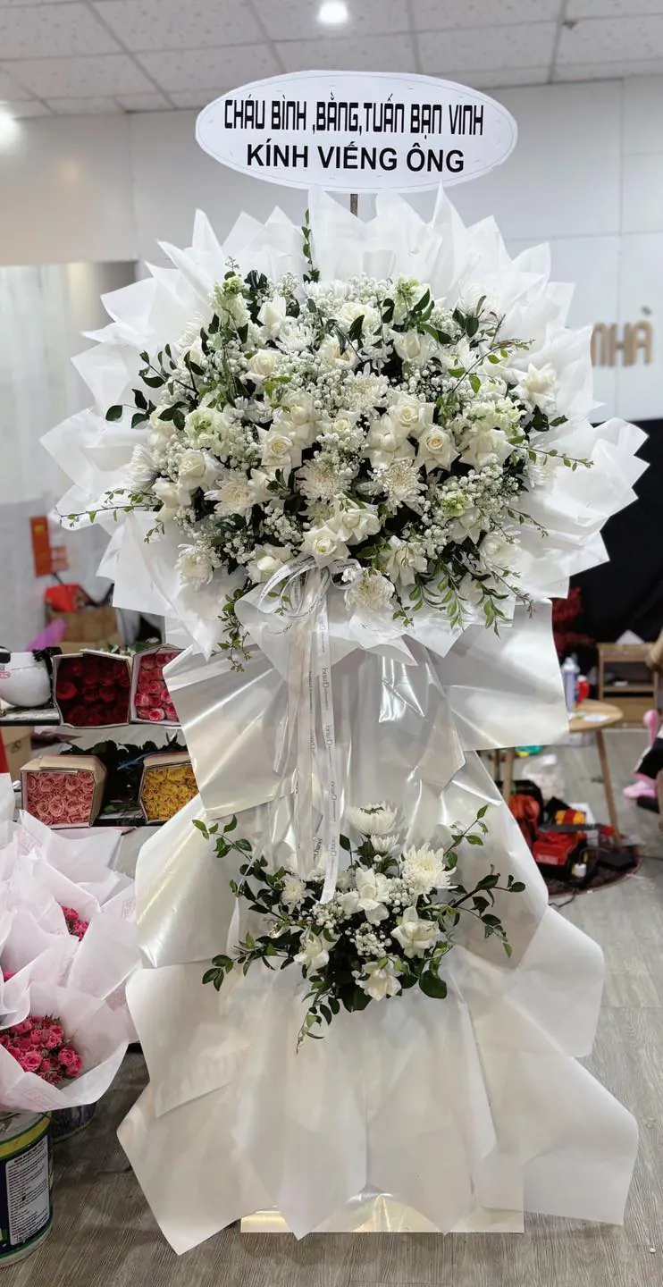 Ảnh 6 của Kệ Hoa 2 Tầng Hồng Trắng & Hoa Baby & Hồng - Chia Buồn