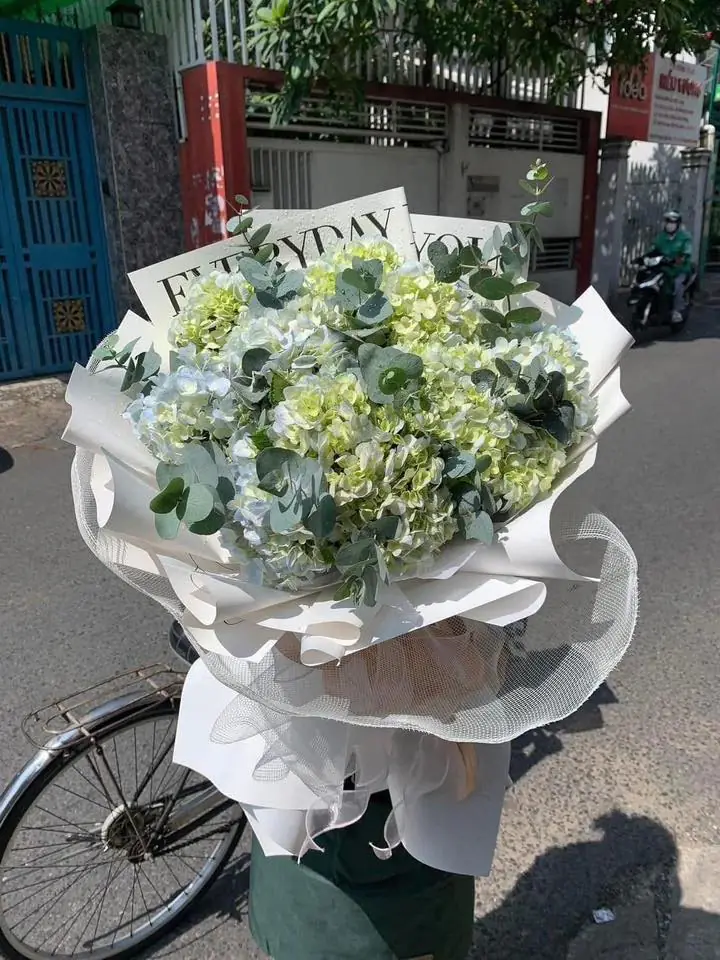 Ảnh 8 của Bó Hoa Hình Trái Tim Hồng Trắng & Hoa Baby & Hồng - Sinh Nhật