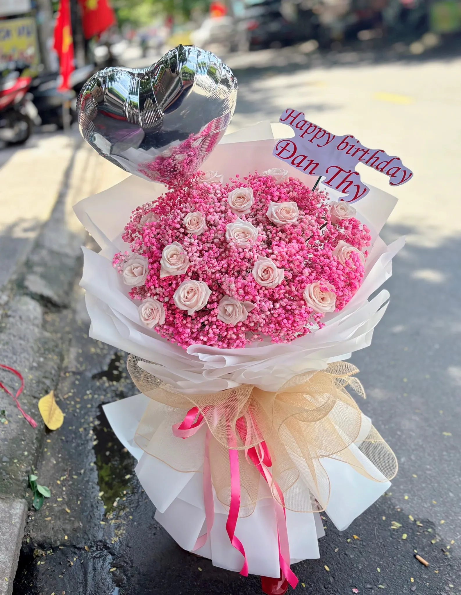 Bó Hoa Hình Trái Tim Hồng Trắng & Hoa Baby & Hồng - Sinh Nhật