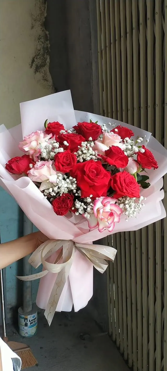 Ảnh 3 của Bó Hoa Hồng & Bạch Đàn - Sinh Nhật