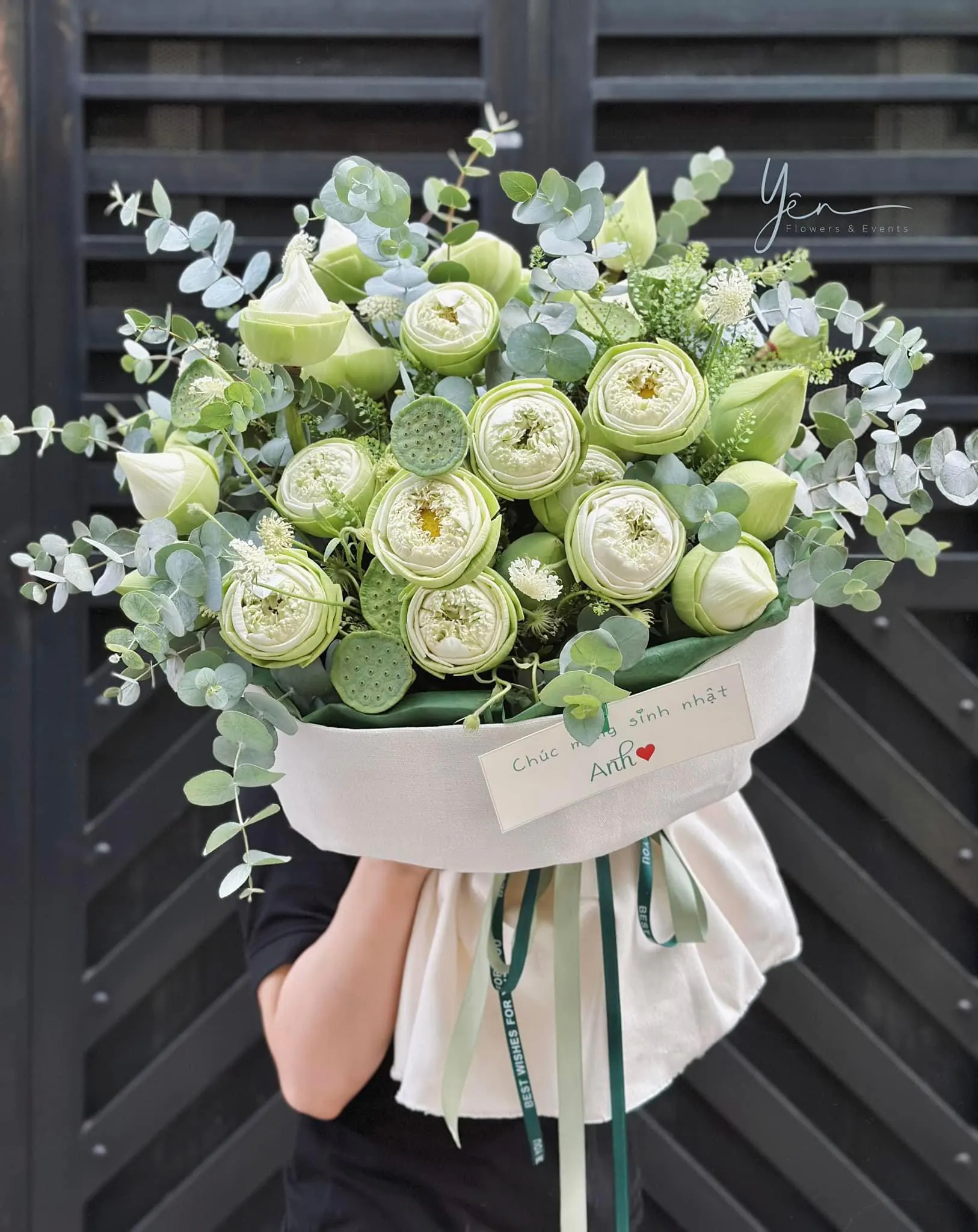 Ảnh 9 của Bó Hoa Hồng & Bạch Đàn - Sinh Nhật