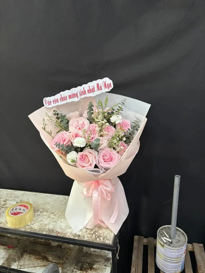 Ảnh 8 của Bó Hoa Hồng & Bạch Đàn - Sinh Nhật