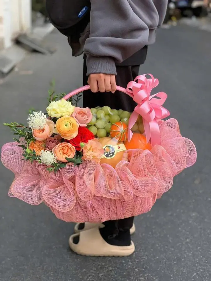 Ảnh 7 của Giỏ Hoa Hồng Kem & Cúc Hồng & Hoa Baby - Hoa Tươi