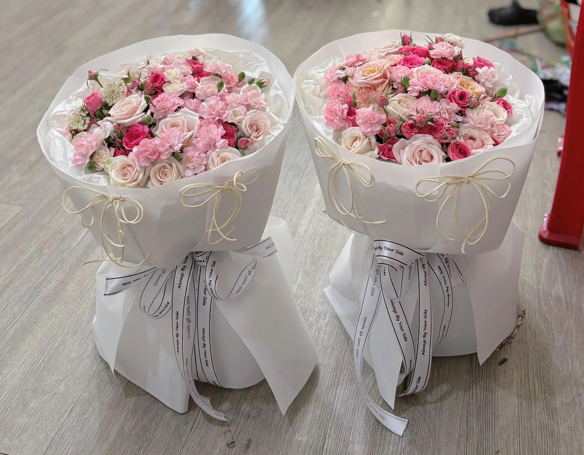 Ảnh 3 của Bó Hoa Hồng Trắng & Cúc Hồng & Hồng - Hoa Tươi