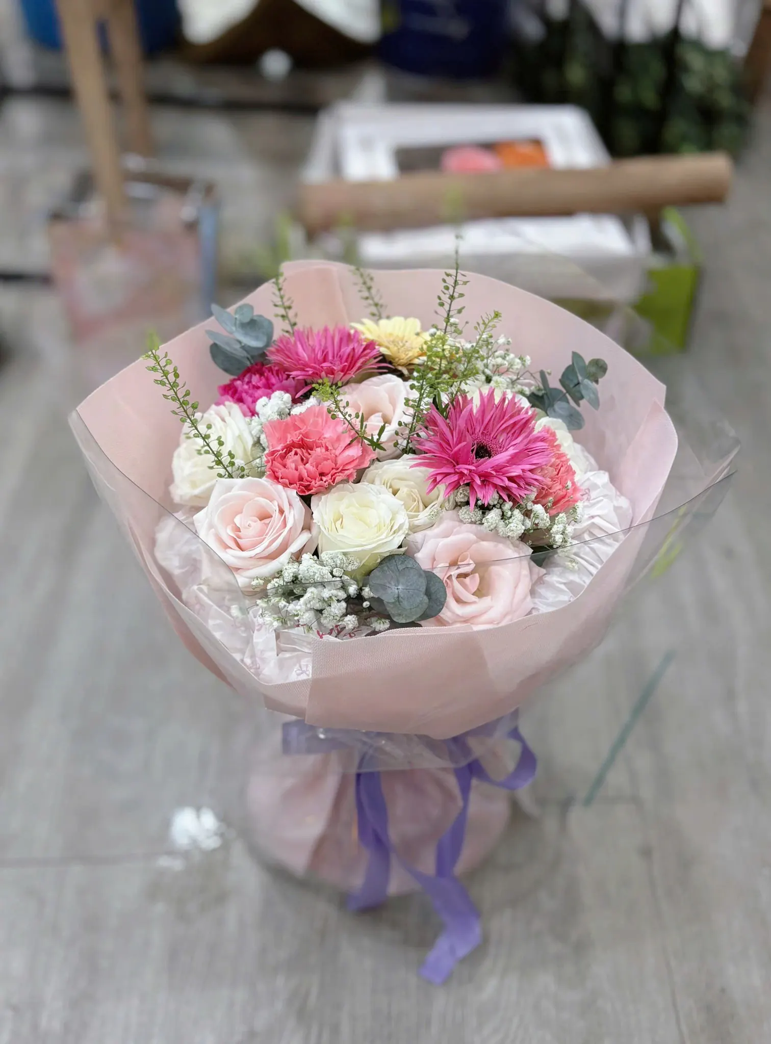 Ảnh chính của Bó Hoa Hồng Trắng & Hồng Phấn & Cúc Hồng - Hoa Tươi