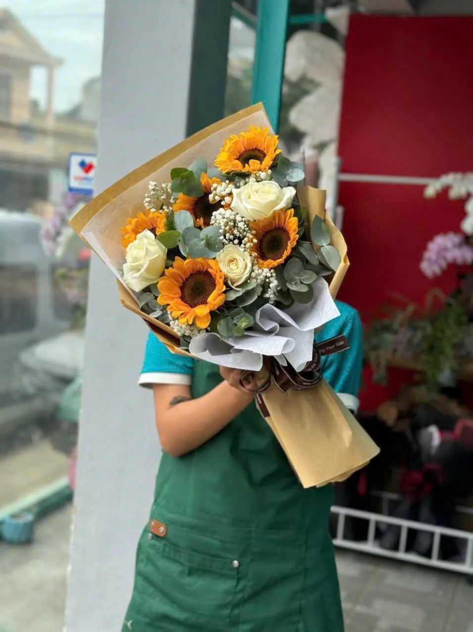 Ảnh 10 của Bó Hoa Hướng Dương & Bạch Đàn - Hoa Tươi