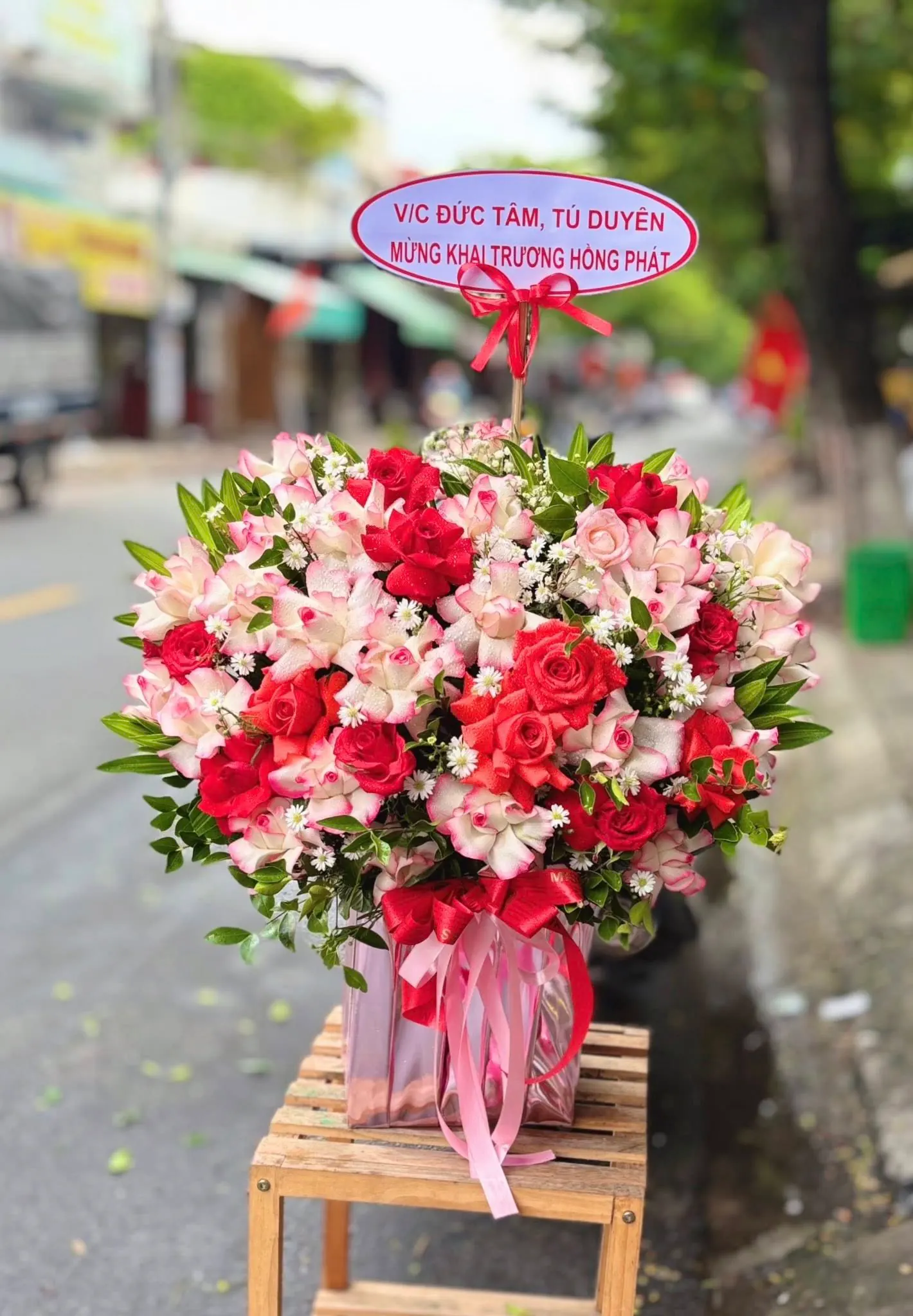 Ảnh 3 của Hộp Hoa Hồng Đỏ & Hồng Phấn & Hồng - Khai Trương
