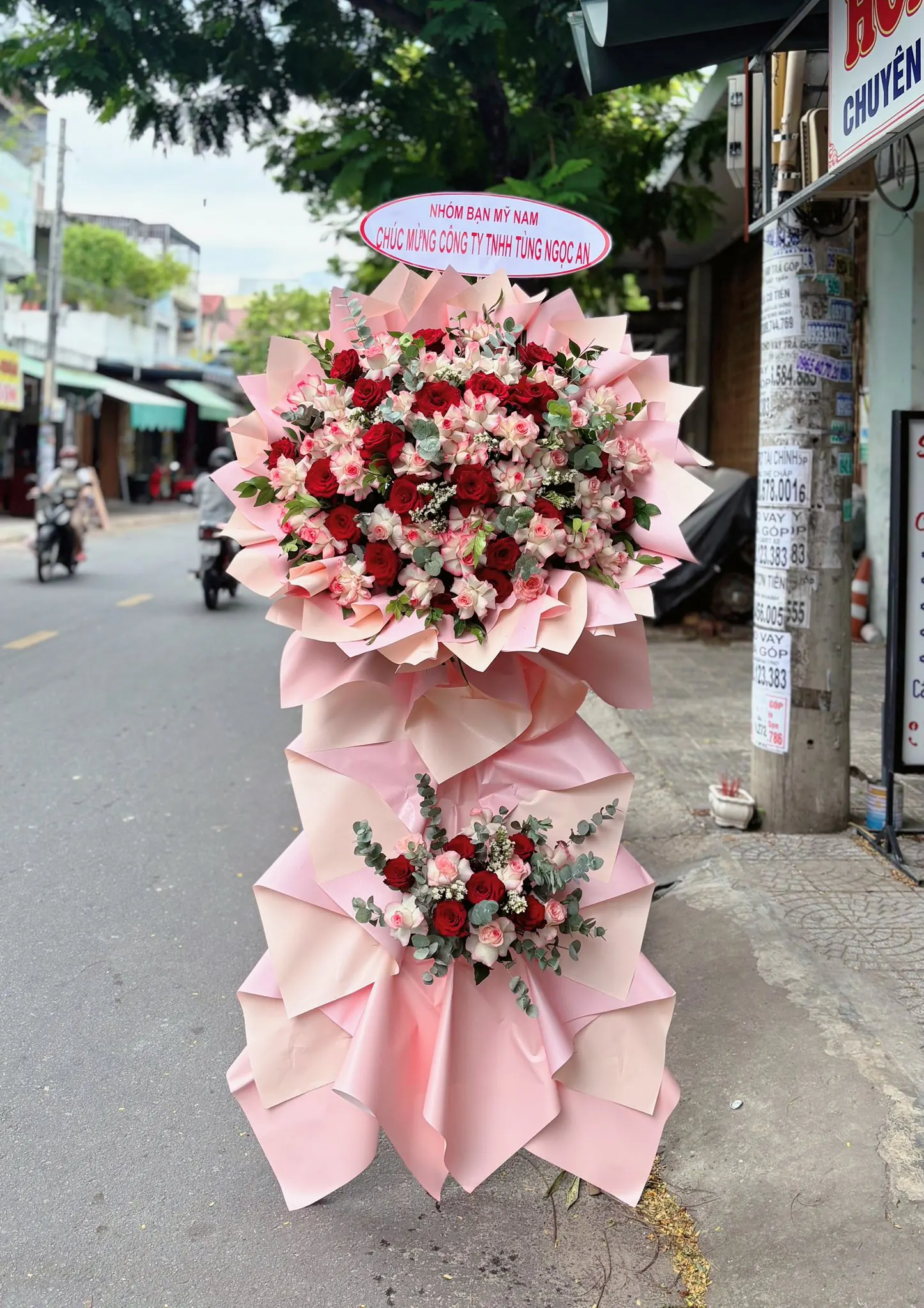 Ảnh 6 của Kệ Hoa Hồng Phấn & Cúc Hồng & Hồng - Khai Trương