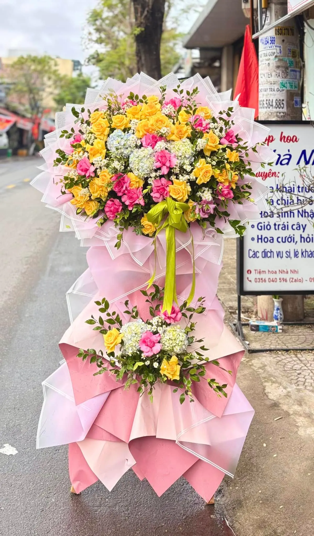 Ảnh 5 của Kệ Hoa 2 Tầng Hồng Phấn & Hồng Vàng & Hoa Baby - Khai Trương