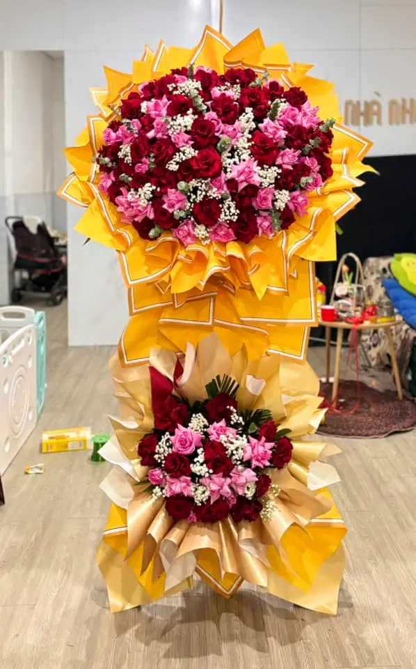 Ảnh 4 của Kệ Hoa 2 Tầng Hồng Phấn & Hồng Vàng & Hoa Baby - Khai Trương