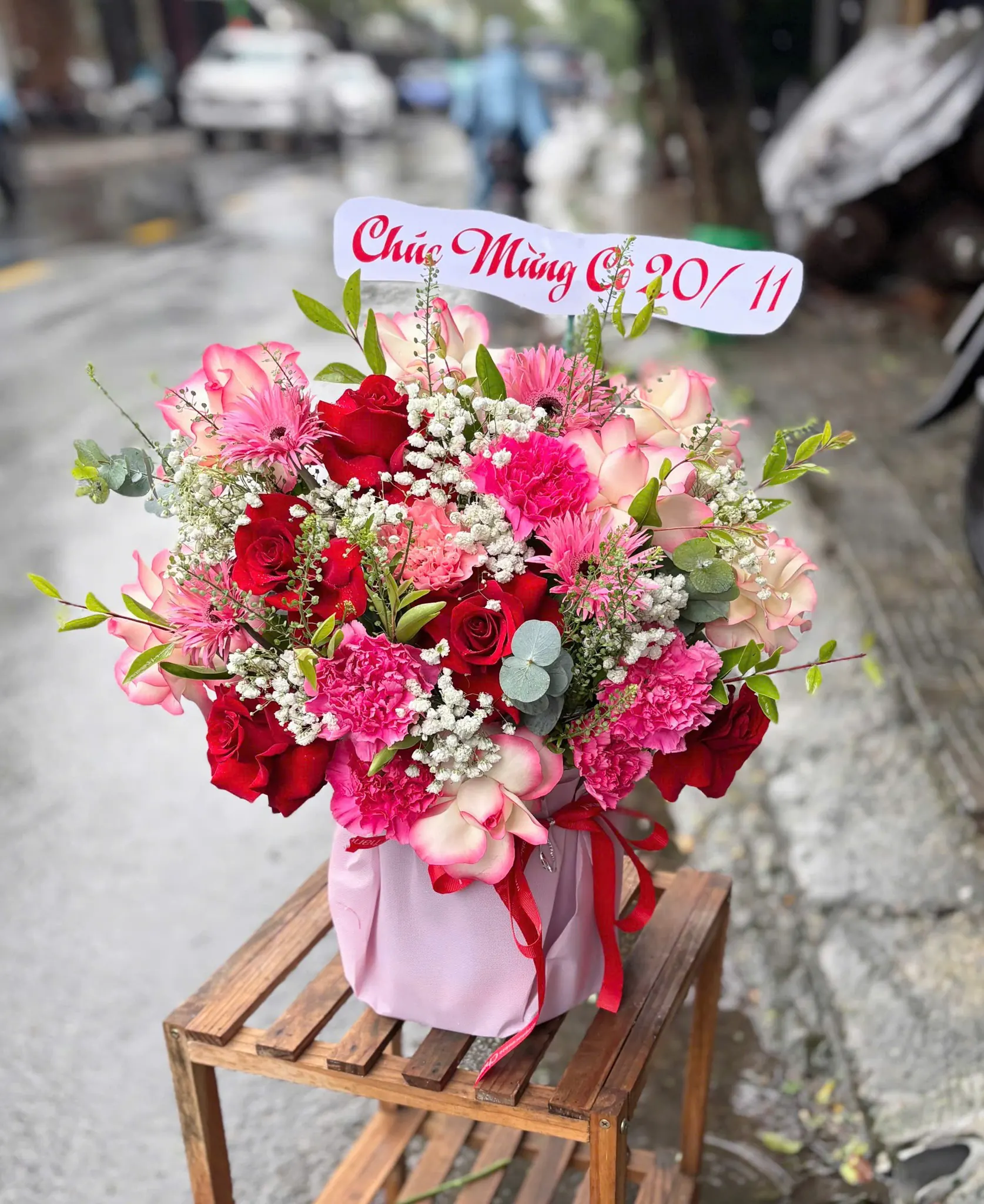 Ảnh 10 của Kệ Hoa Hồng - Khai Trương