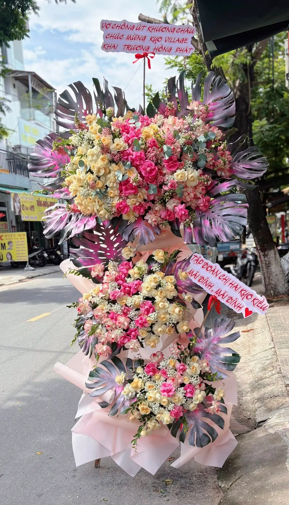 Ảnh 3 của Kệ Hoa Hồng - Khai Trương
