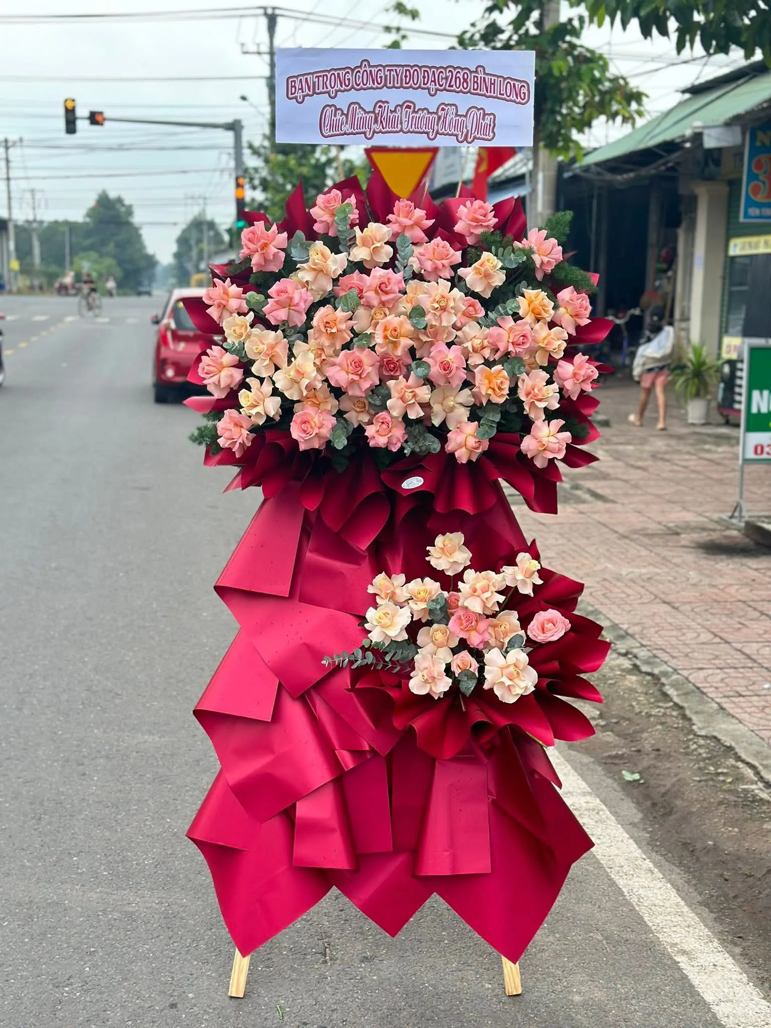 Kệ Hoa 2 Tầng Hồng & Bạch Đàn - Khai Trương