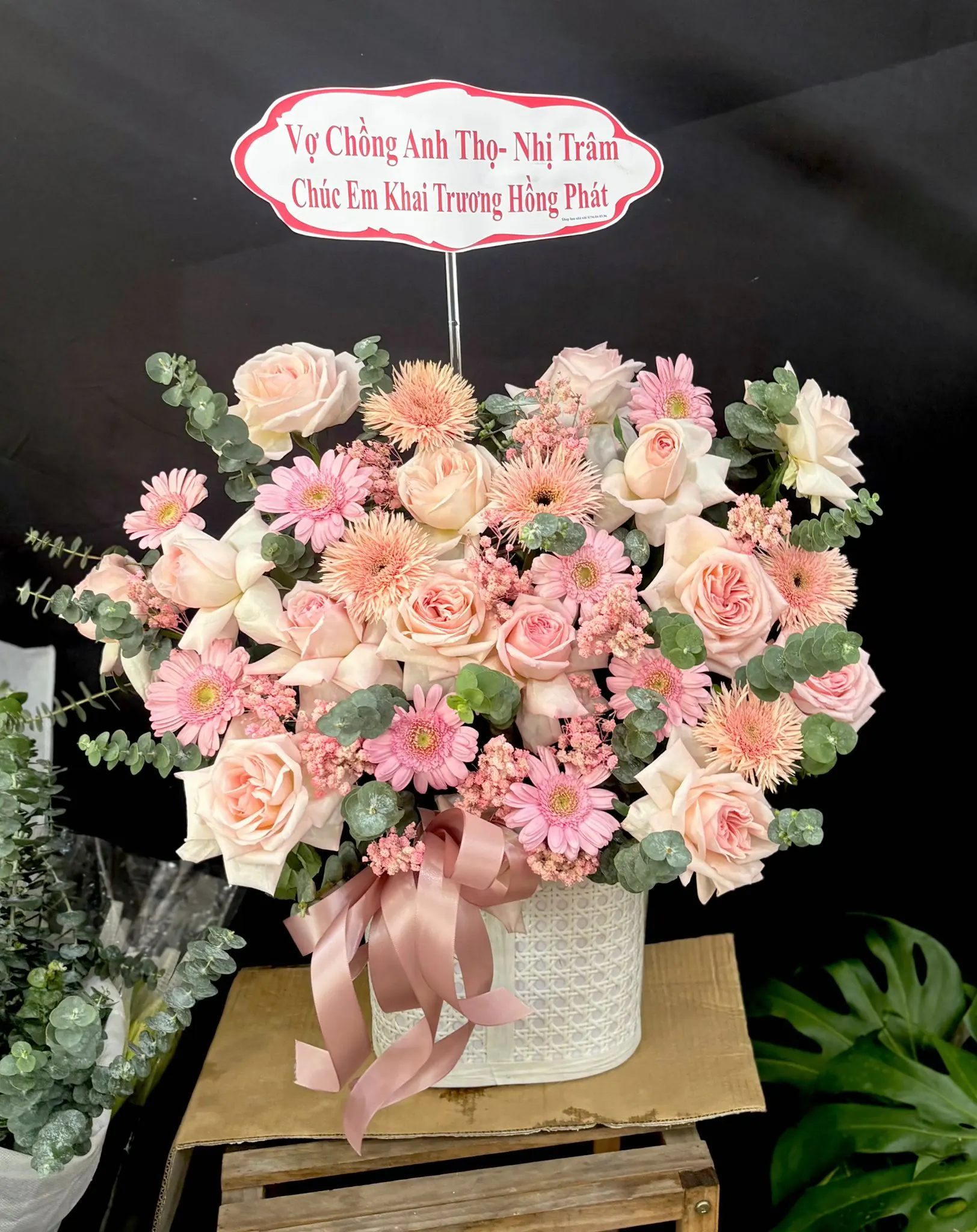 Giỏ Hoa Hồng Phấn & Hồng & Cúc Họa Mi - Khai Trương