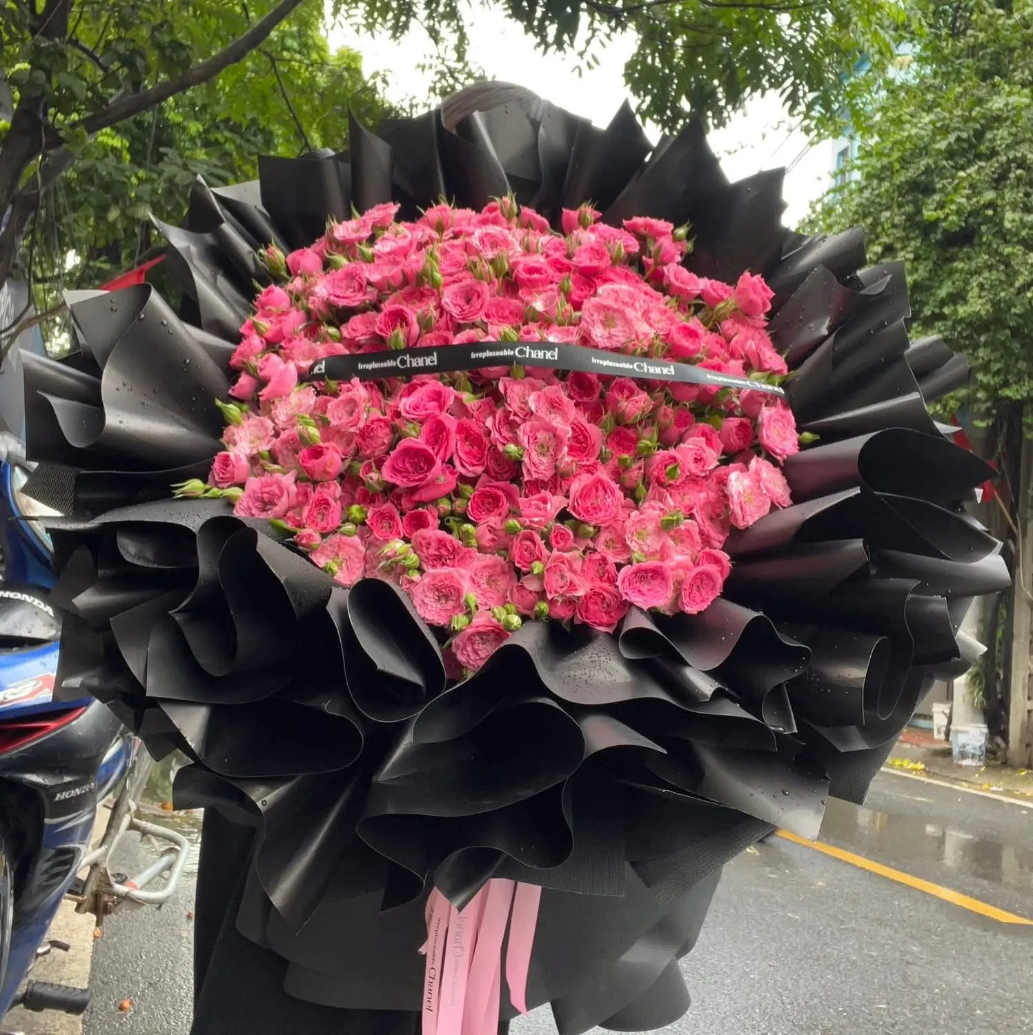 Ảnh 10 của Bó Hoa Hồng Đỏ & Hoa Baby & Hồng - Valentine