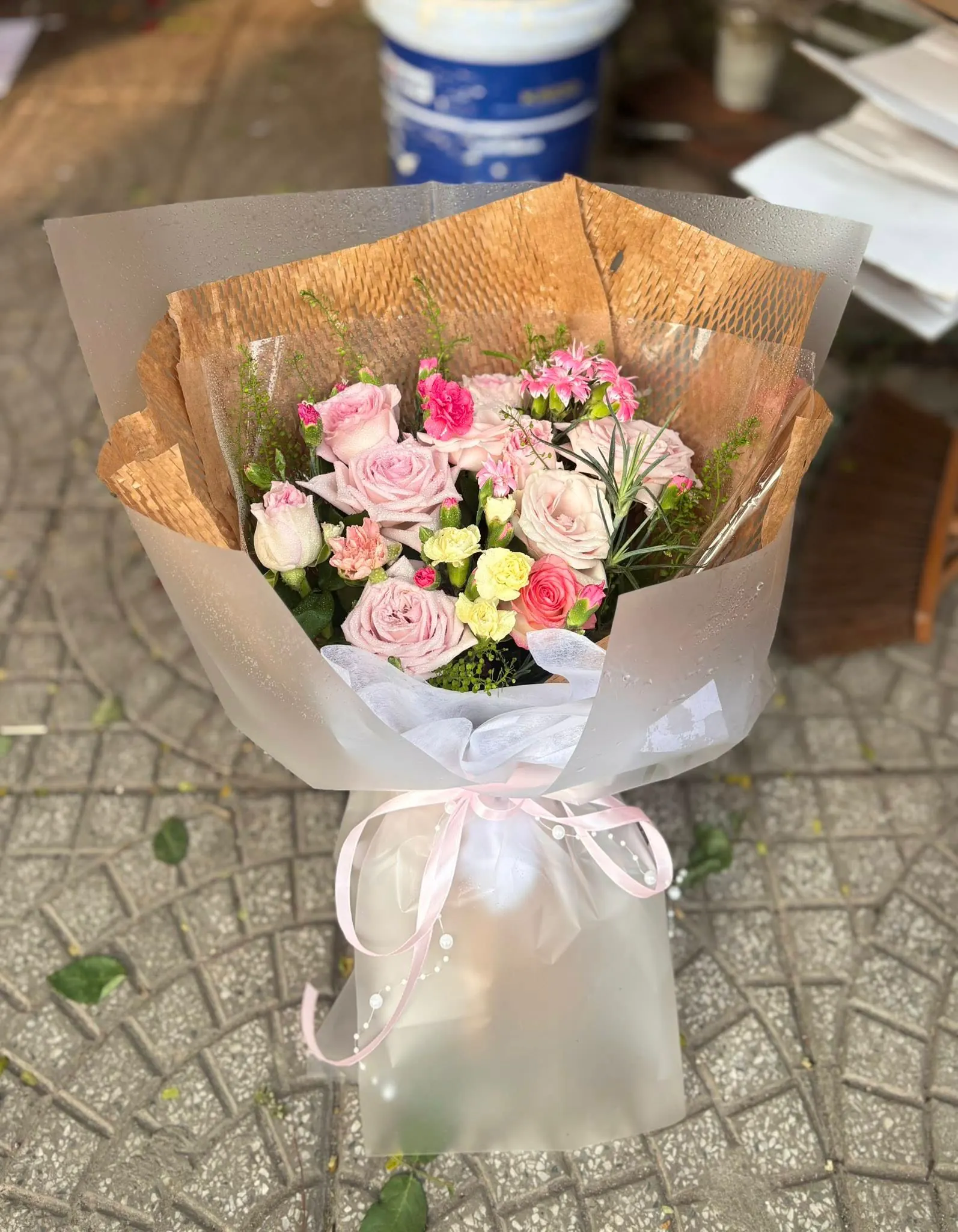 Ảnh 5 của Bó Hoa Hồng Đỏ & Hồng Phấn & Ly Trắng - Valentine