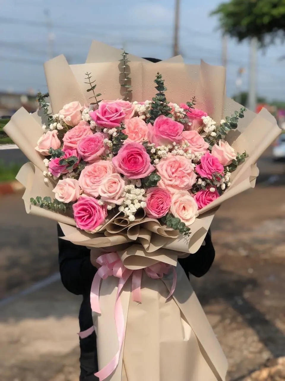 Ảnh 8 của Bó Hoa Hồng Trắng & Hồng Phấn & Cúc Hồng - Valentine