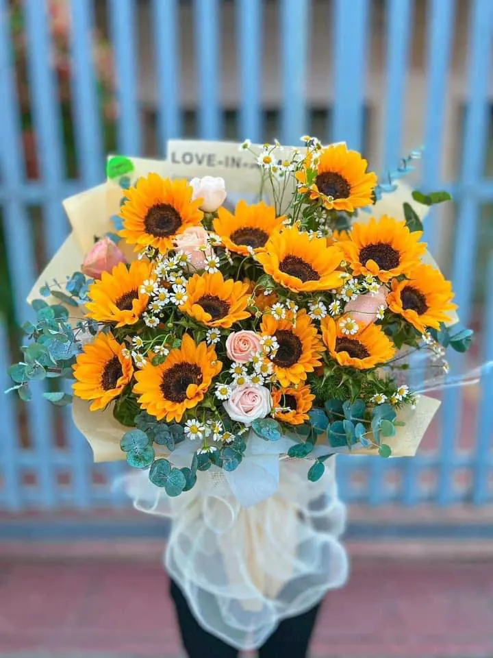 Ảnh 3 của Bó Hoa Hồng Trắng & Hồng Phấn & Cúc Hồng - Valentine