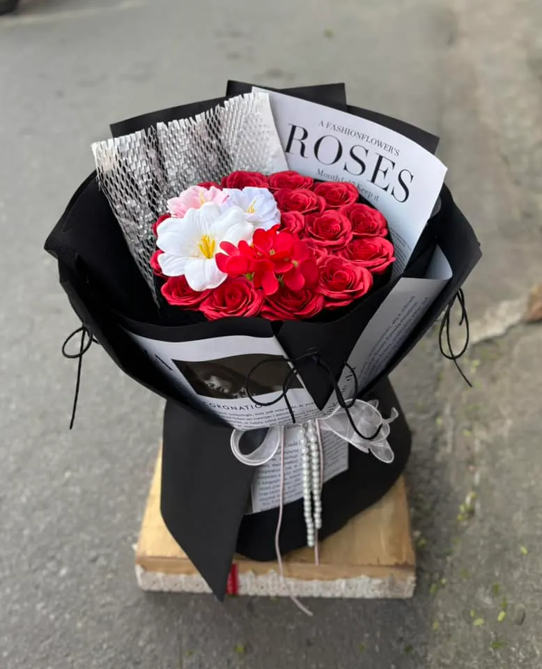 Ảnh 9 của Bó Hoa Hồng & Bạch Đàn - Valentine
