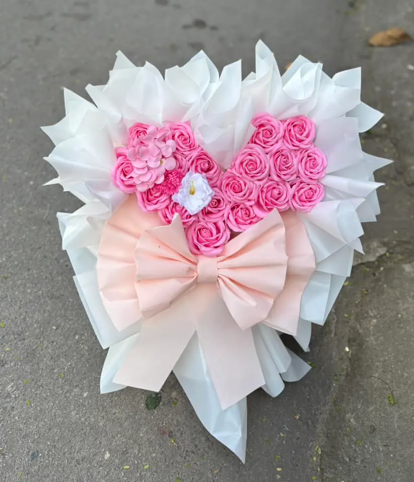 Ảnh 8 của Bó Hoa Hồng & Bạch Đàn - Valentine