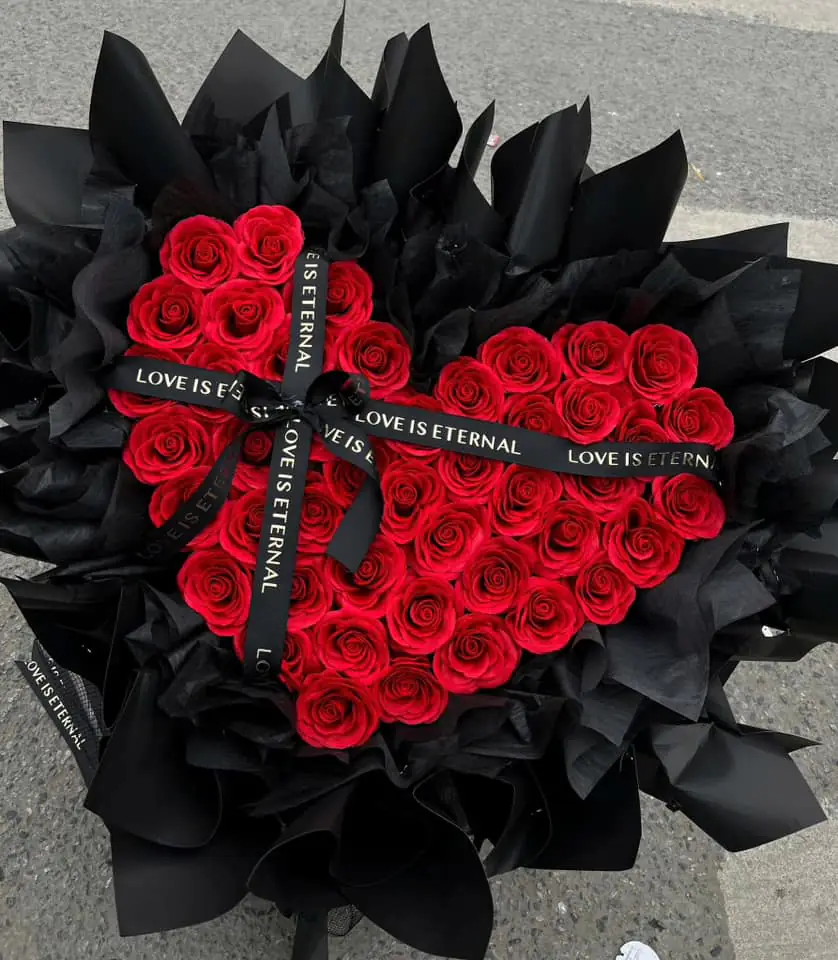 Ảnh 7 của Bó Hoa Hồng & Bạch Đàn - Valentine