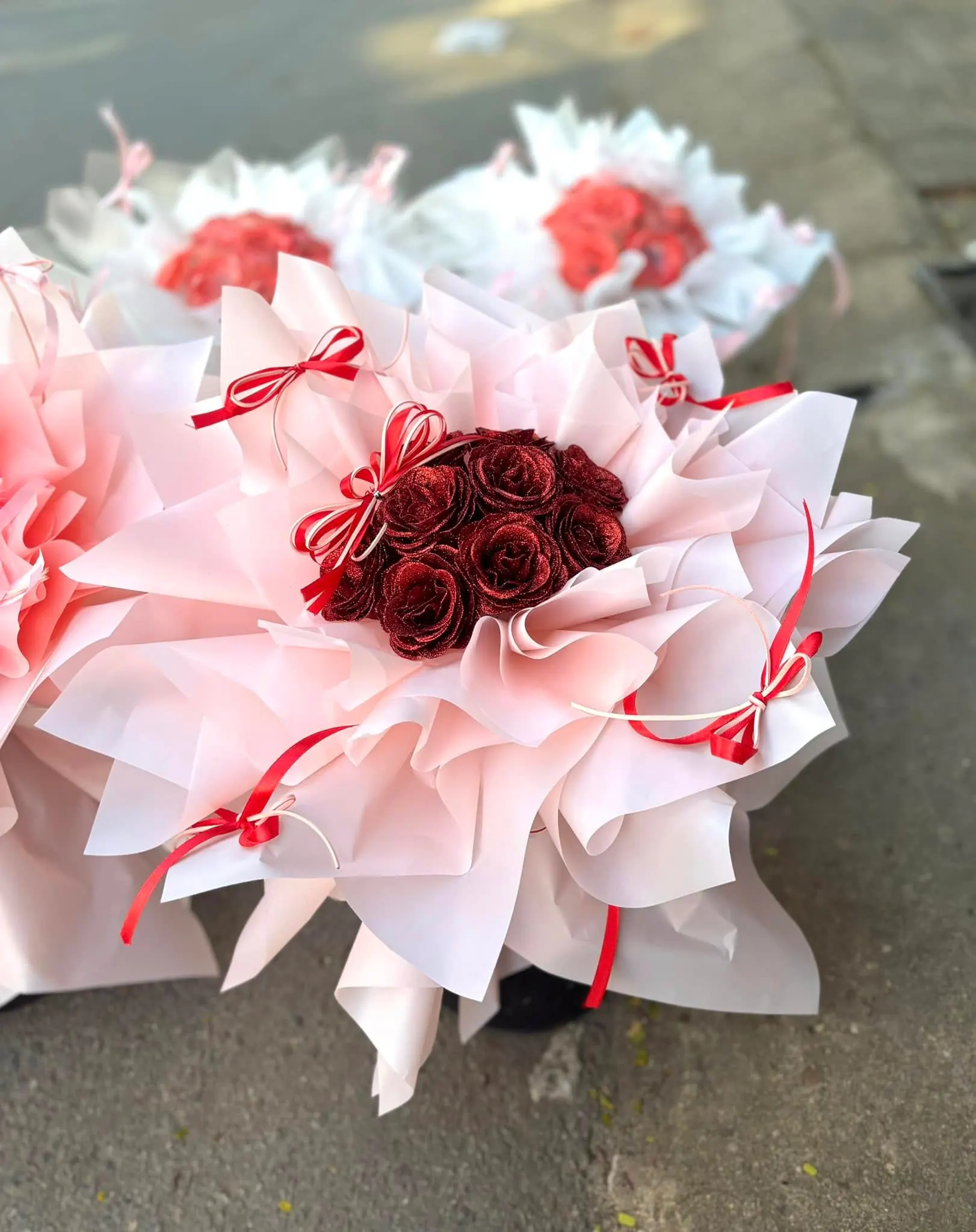 Ảnh 8 của Bó Hoa Hình Trái Tim Hồng Trắng & Hồng Đỏ & Hồng - Valentine