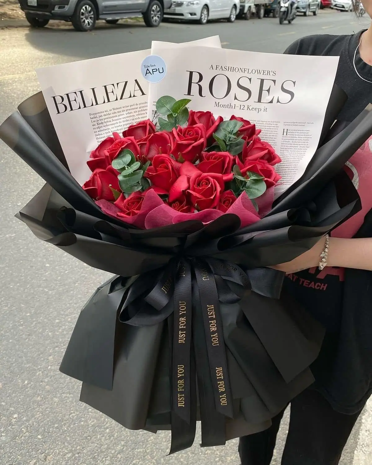 Ảnh 8 của Bó Hoa Hồng & Bạch Đàn - Valentine