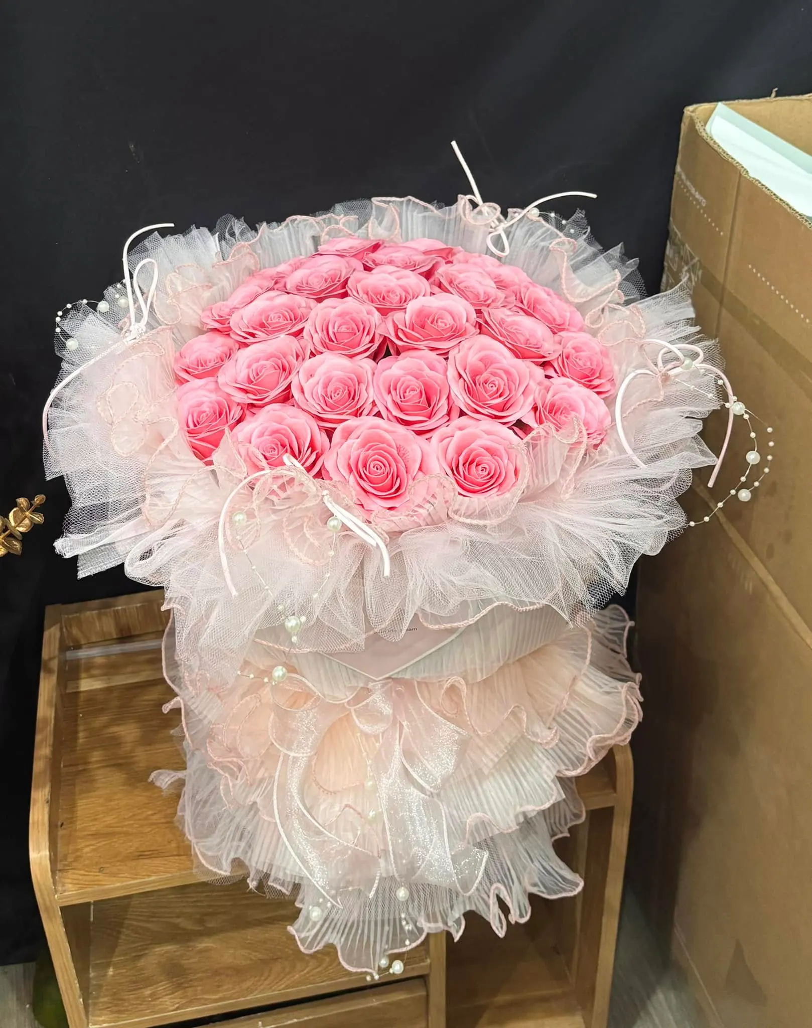 Ảnh 7 của Bó Hoa Hồng & Bạch Đàn - Valentine