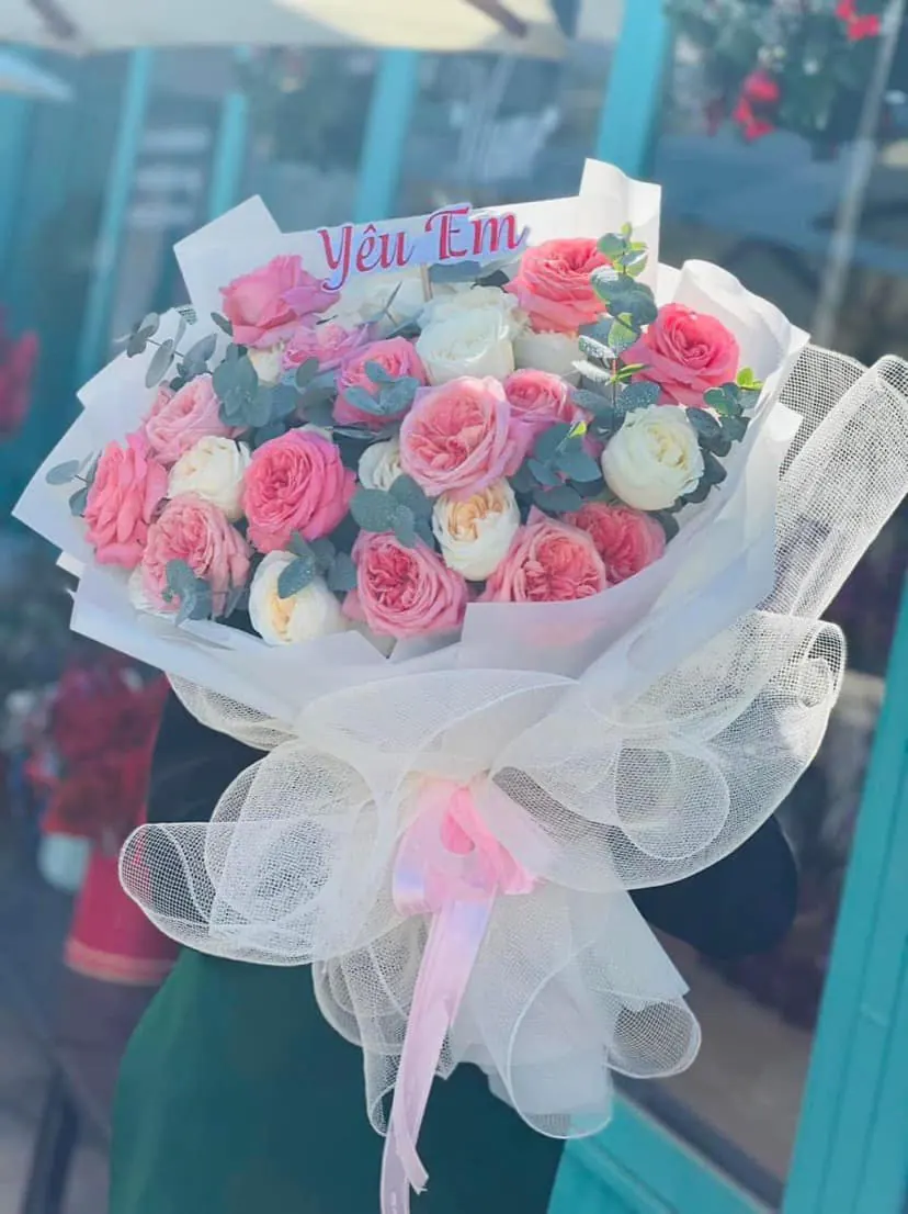 Ảnh 5 của Bó Hoa Hồng & Bạch Đàn - Valentine