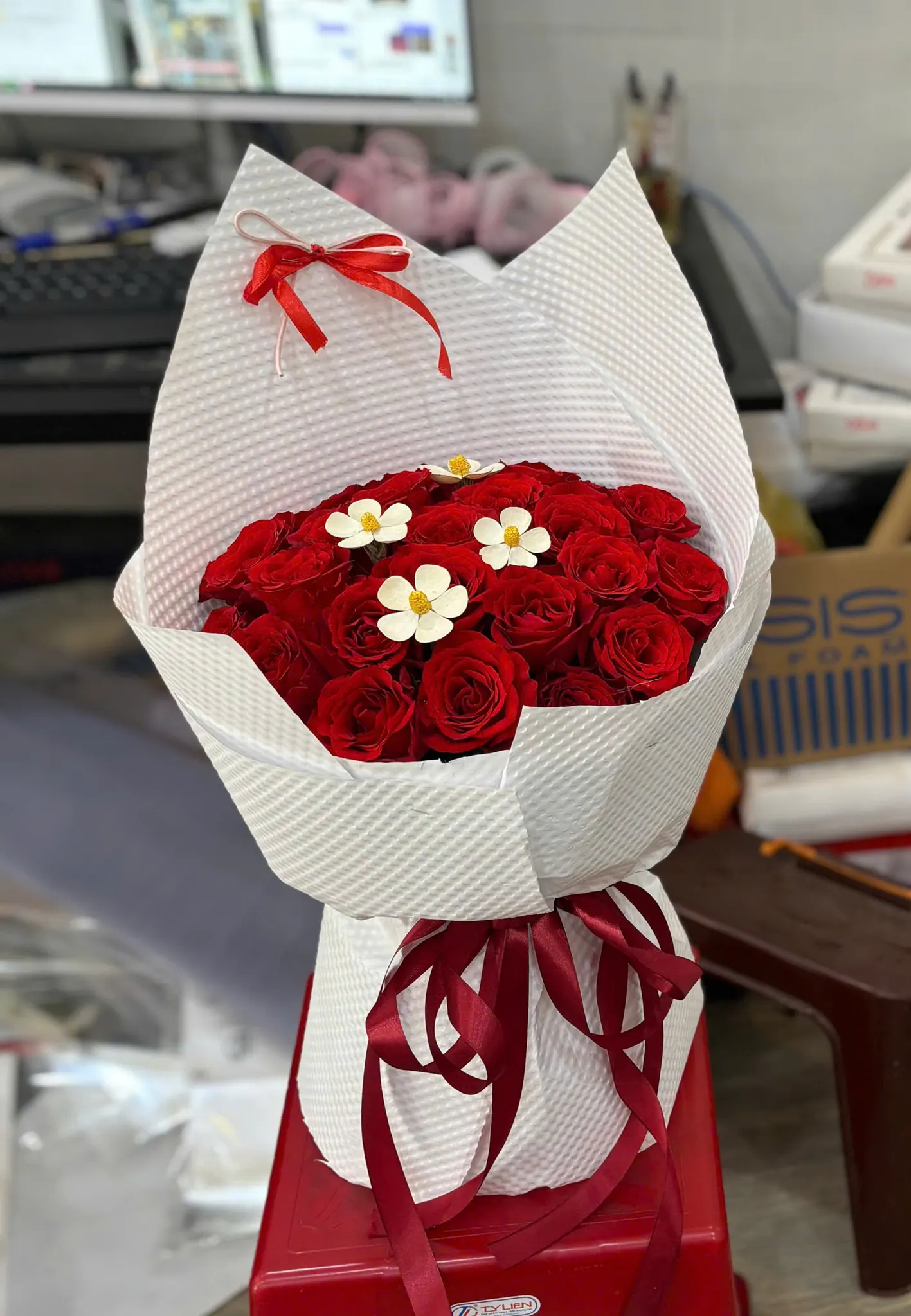 Ảnh 2 của Bó Hoa Hoa Giả Hồng - Valentine