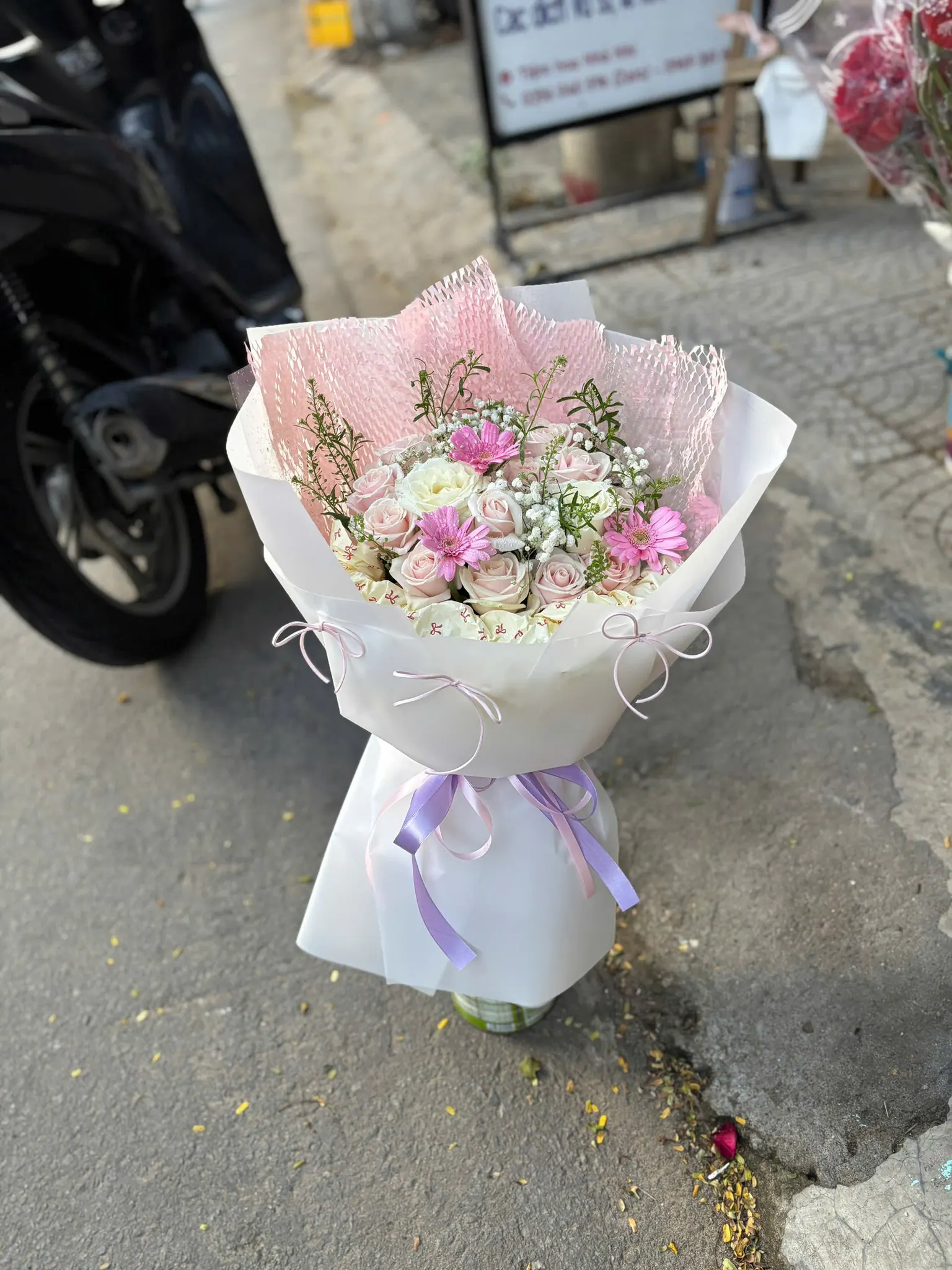Ảnh 10 của Bó Hoa Hồng Phấn & Cẩm Tú Cầu & Hồng - Valentine