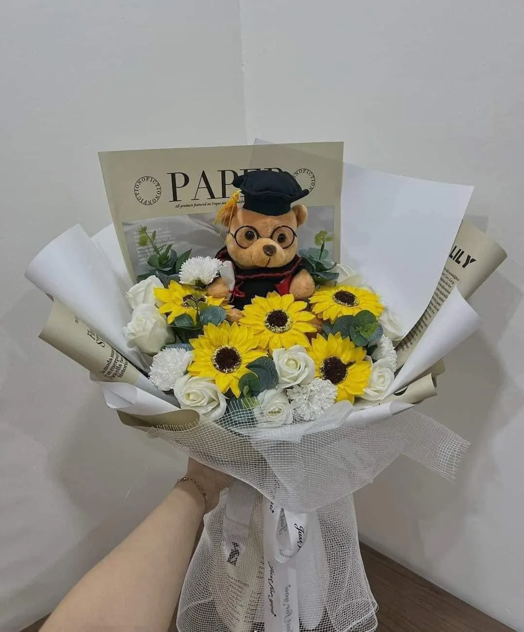 Bó Hoa Hồng Trắng & Cúc Trắng & Hướng Dương - Chúc Mừng