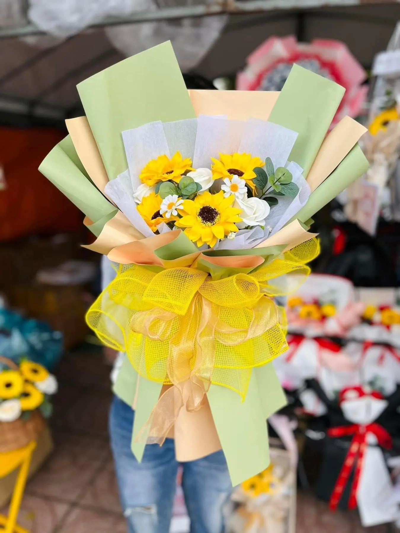 Bó Hoa Hoa Giả Hồng Trắng & Hướng Dương & Hồng - Chúc Mừng