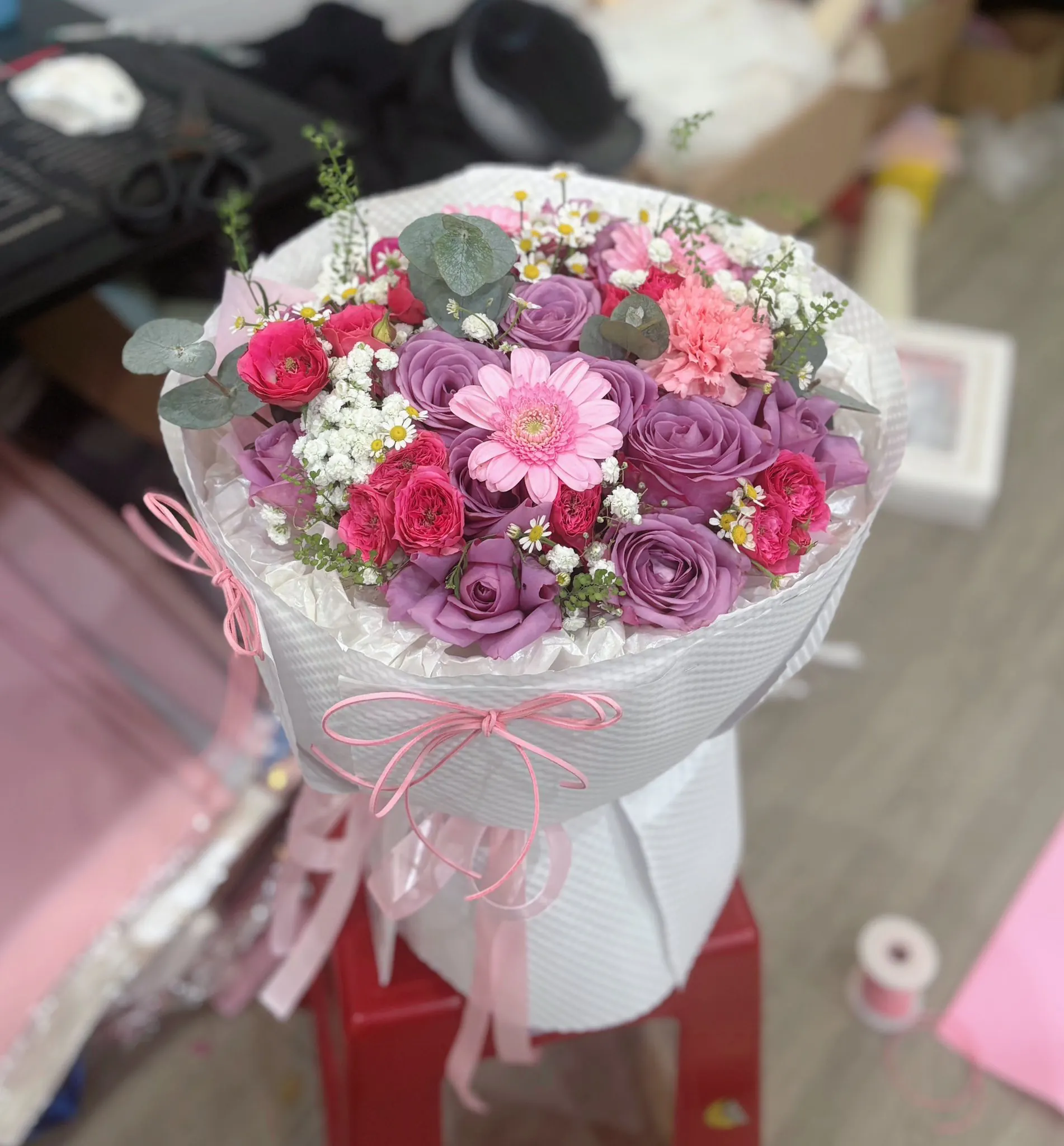 Ảnh 5 của Bó Hoa Hồng Đỏ & Cúc Hồng & Lan Trắng - Chúc Mừng