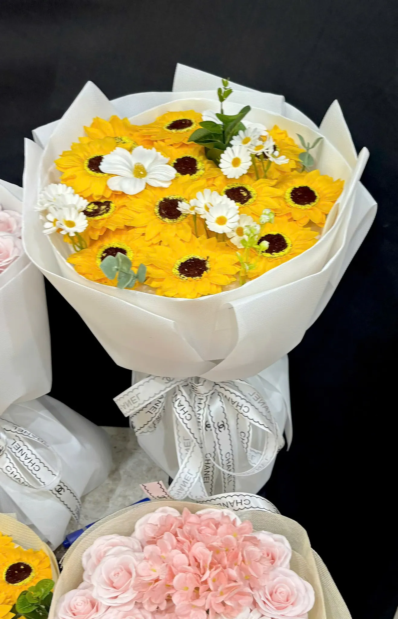 Ảnh 6 của Bó Hoa Hồng Phấn & Cúc Hồng & Hồng - Chúc Mừng