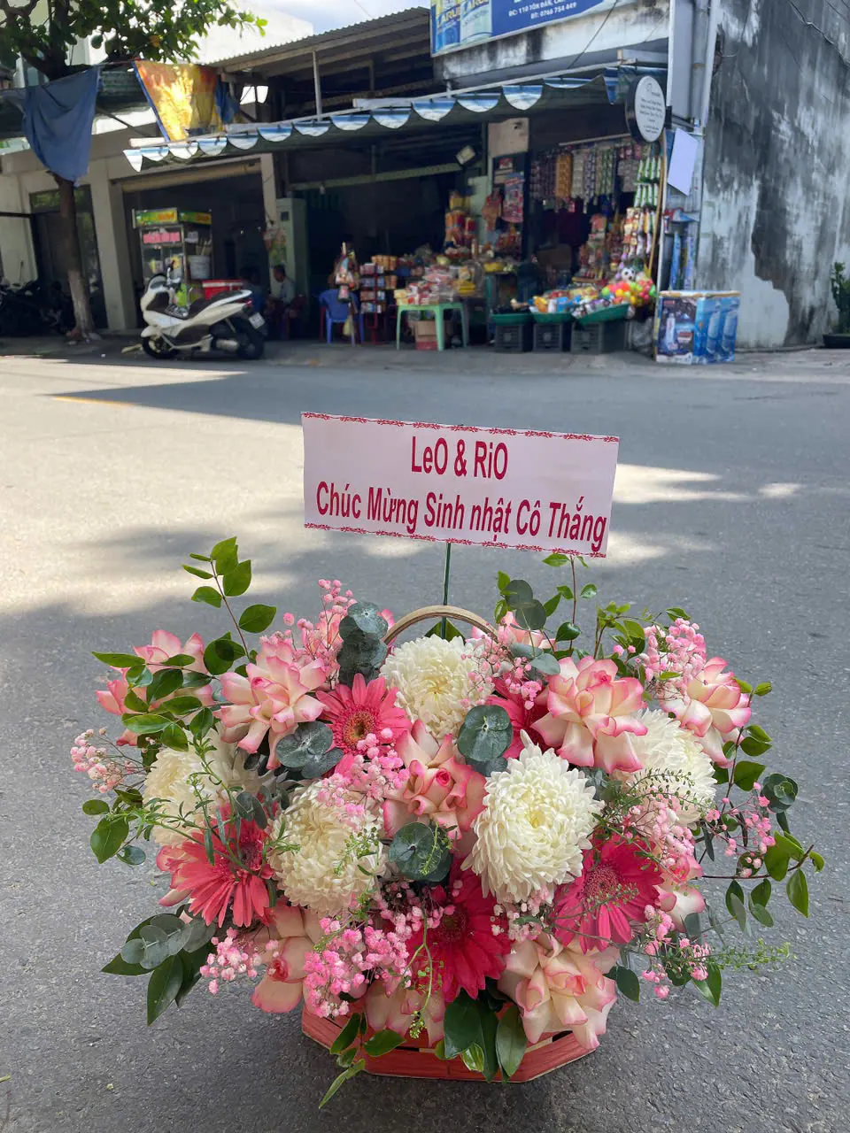 Ảnh 3 của Giỏ Hoa Bạch Đàn - Sinh Nhật