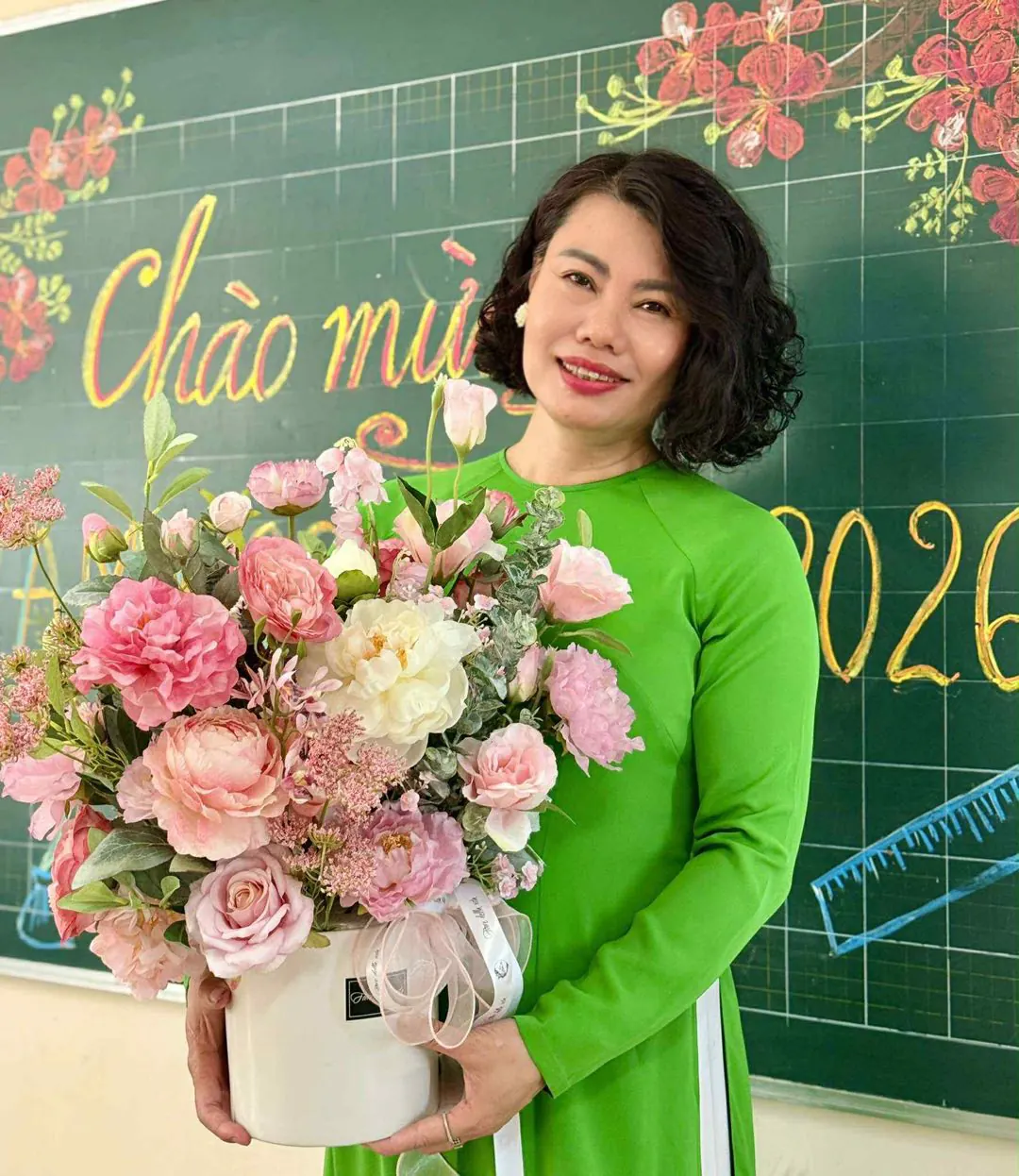 Ảnh 10 của Hộp Hoa Hồng Đỏ & Cúc Trắng & Cúc Hồng - Chúc Mừng