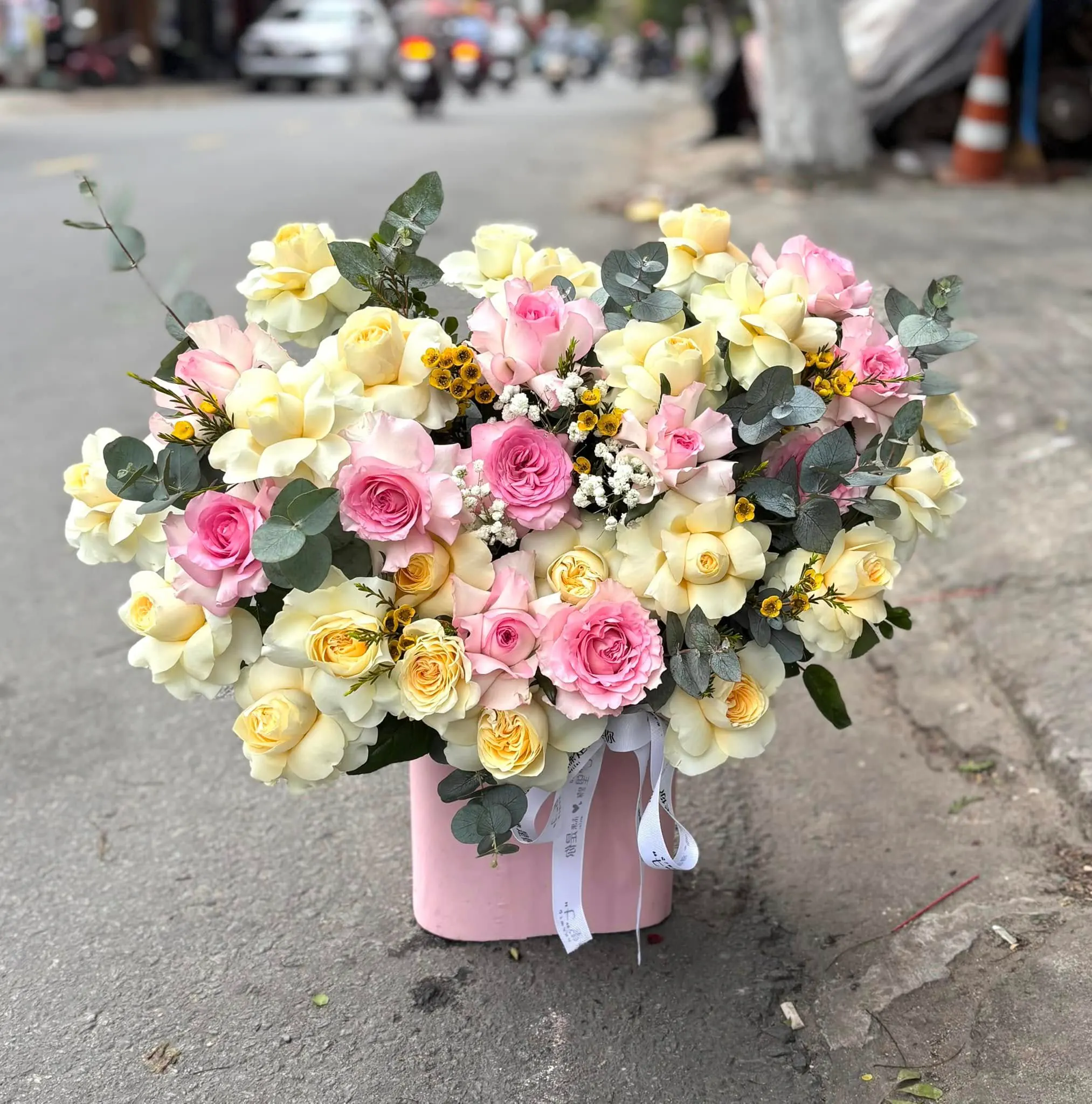 Ảnh 5 của Giỏ Hoa Hồng Đỏ & Hoa Baby & Hồng - Valentine