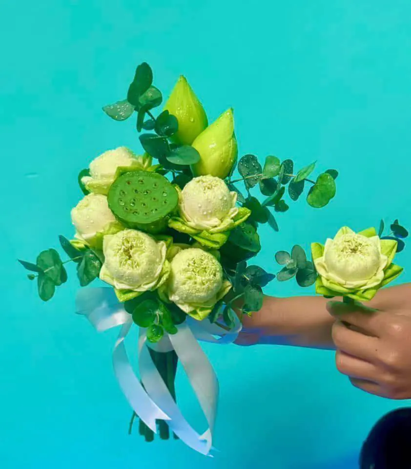 Ảnh 3 của Bó Hoa Hồng Trắng & Hoa Baby & Mẫu Đơn Trắng - Cưới Hỏi