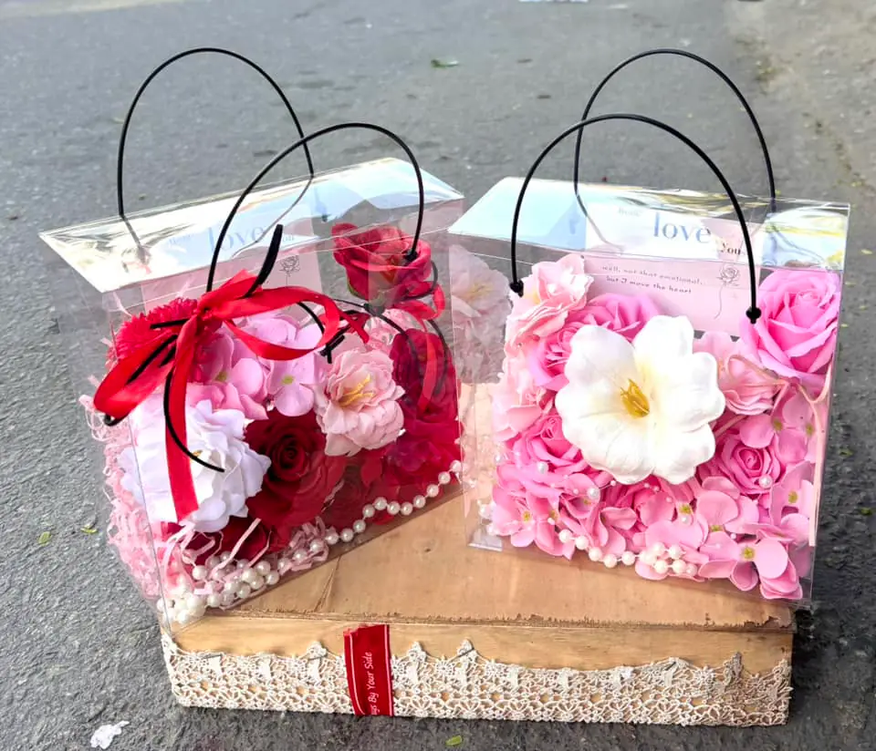 Ảnh 4 của Bó Hoa Hình Trái Tim Hoa Baby - Valentine