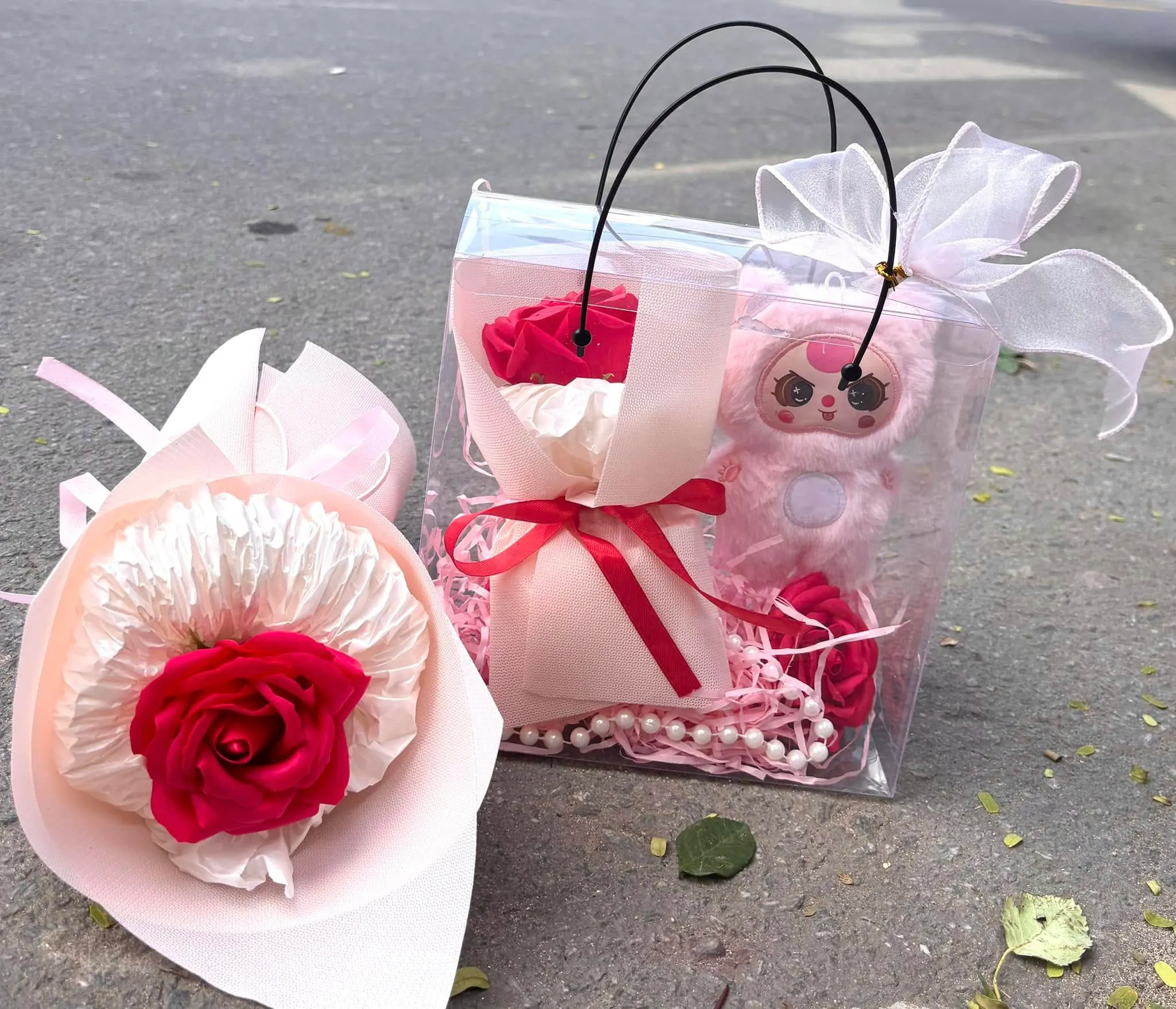 Ảnh 2 của Combo Hoa Hồng Đỏ & Cẩm Tú Cầu & Hồng - Valentine