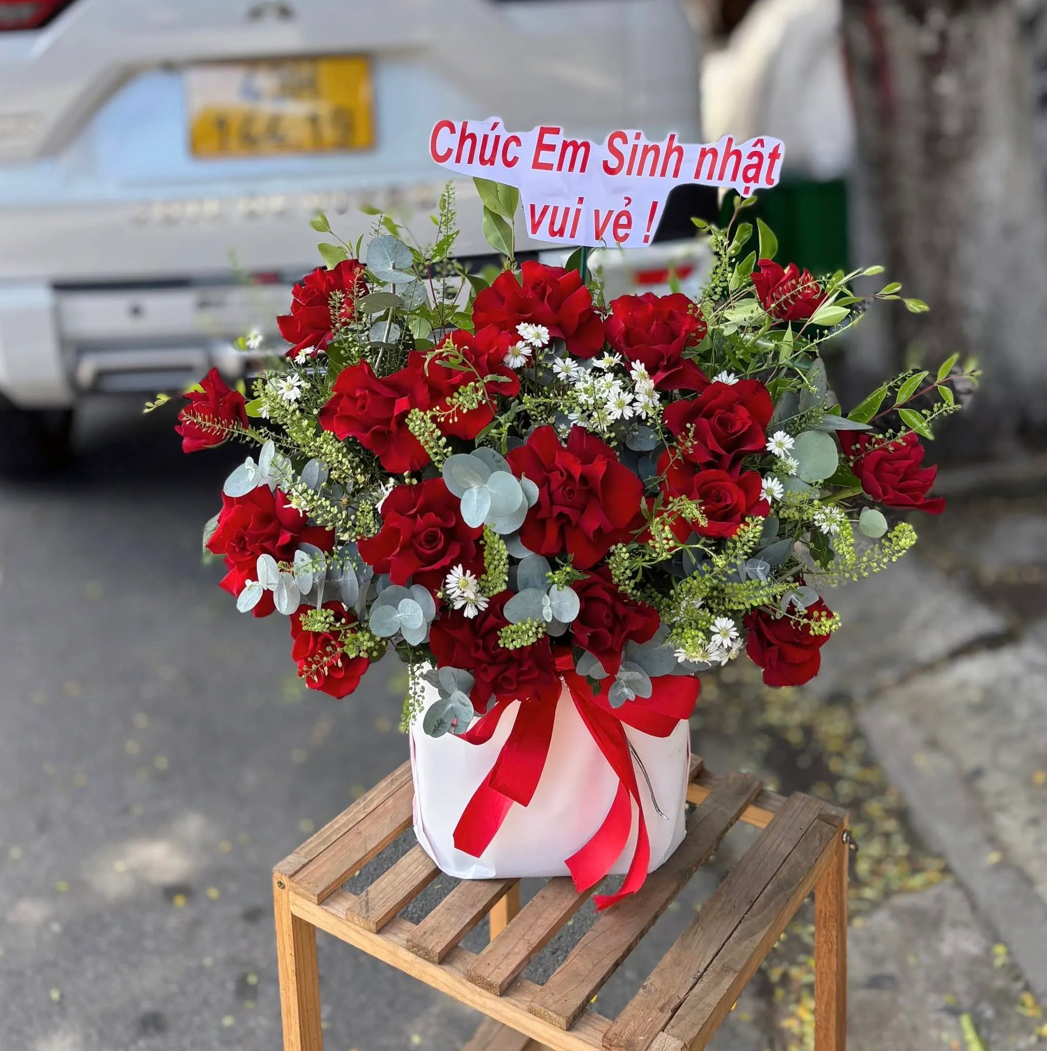 Ảnh chính của Bình Hoa Hồng Đỏ & Hồng & Cúc Họa Mi - Sinh Nhật